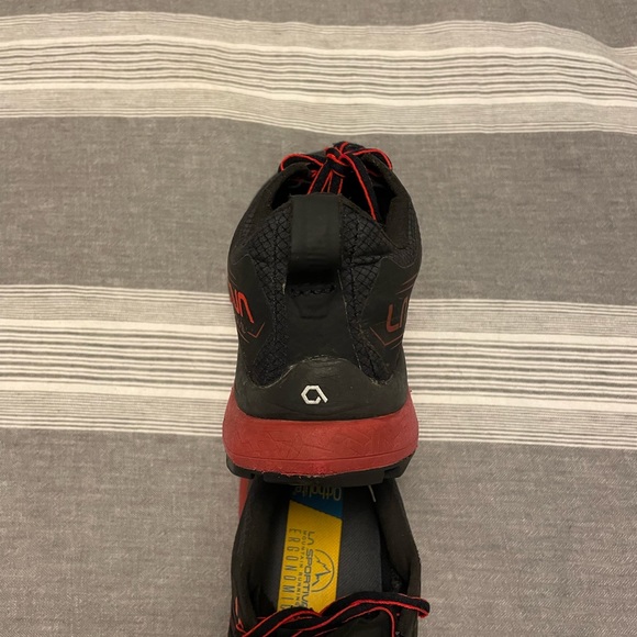 La Sportiva Jackal Black Red Outdoor Trail Running Shoes - Picture 9 of 9